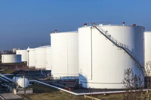 depositphotos_9649293-stock-photo-white-tank-in-tank-farm